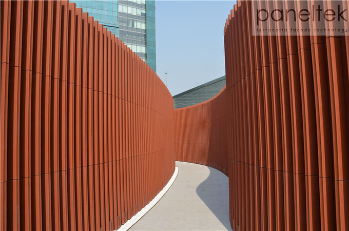 Ненесущая стена оформления терракотовых солнцезащитных кремов багетов архитектурноакустическая